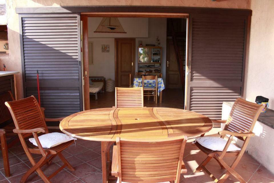 Casa Mughetto R5055 Seafront, Private Sea Access, Swimming Pool Villa La Maddalena  Exterior photo